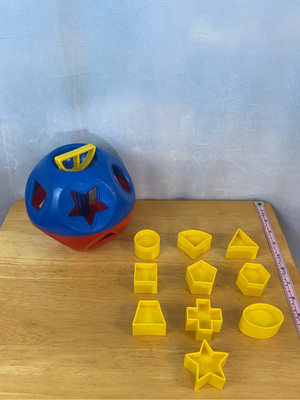Vintage Tupperware
SHAPE-O-BALL Classic
Tupper Toys Shape
Sorter 100% COMPLETE